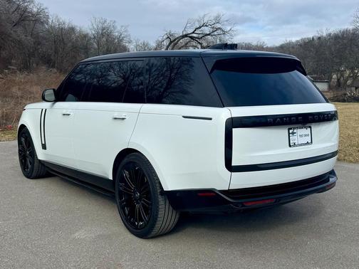 2024 Land Rover Range Rover P530 Autobiography LWB w/ DEPLOYABLE SIDE STEPS