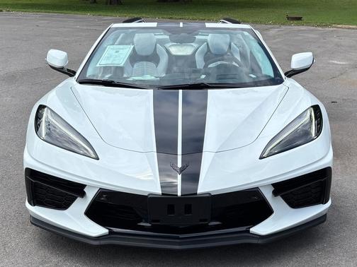 Arctic White 2023 Chevrolet Corvette Stingray w/3LT