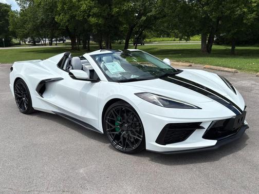 Arctic White 2023 Chevrolet Corvette Stingray w/3LT
