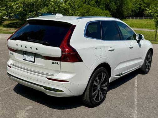 2023 Volvo XC60 B5 Plus Bright Theme
