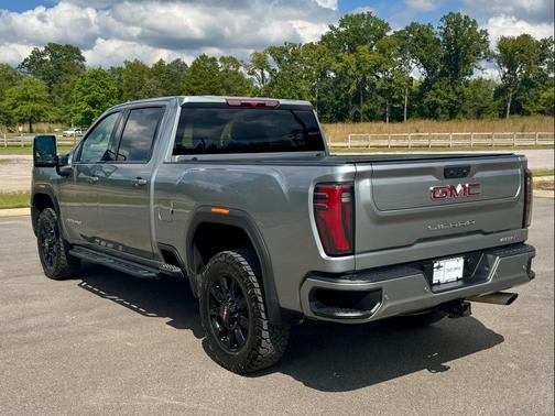 2024 GMC Sierra 2500 AT4