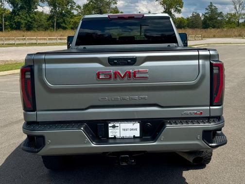 2024 GMC Sierra 2500 AT4