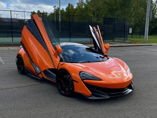 2019 McLaren 600LT w/ P1 CARBON SEATS, INTERIOR CARBON PKG, FRONT LIFT, CLUB SPORT PRO