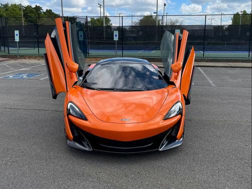 2019 McLaren 600LT w/ P1 CARBON SEATS, INTERIOR CARBON PKG, FRONT LIFT, CLUB SPORT PRO