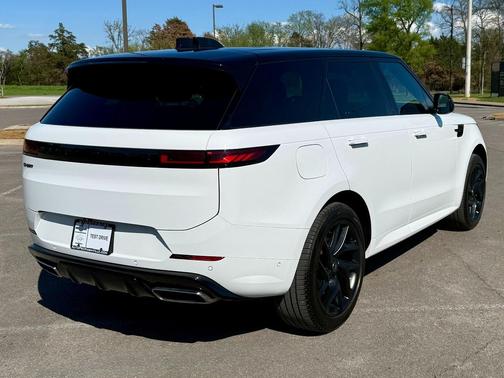 2024 Land Rover Range Rover Sport SE