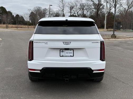 2025 Cadillac Escalade IQ Luxury 2