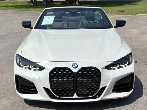Mineral White Metallic 2022 BMW M440 i