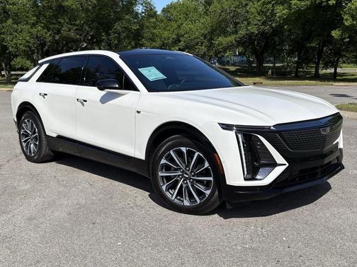 Crystal White Tricoat 2024 Cadillac LYRIQ V