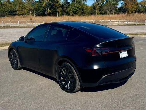 2022 Tesla Model Y Long Range Dual Motor All-Wheel Drive