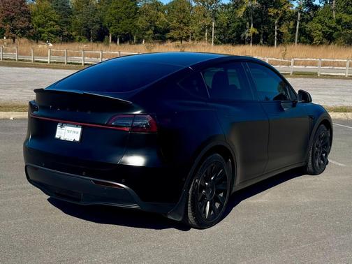 2022 Tesla Model Y Long Range Dual Motor All-Wheel Drive
