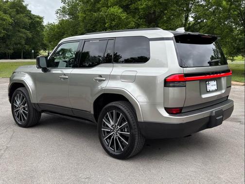 Atomic Silver 2025 Lexus GX 550 Luxury+