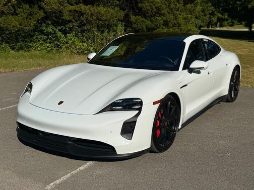 2024 Porsche Taycan GTS