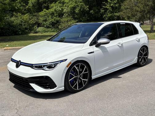 Pure White 2024 Volkswagen Golf R 2.0T DSG