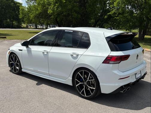 Pure White 2024 Volkswagen Golf R 2.0T DSG