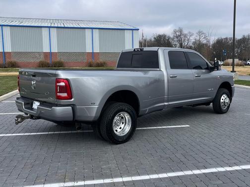 2024 RAM 3500 Laramie Crew Cab 4x4 8' Box