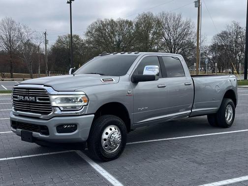 2024 RAM 3500 Laramie Crew Cab 4x4 8' Box