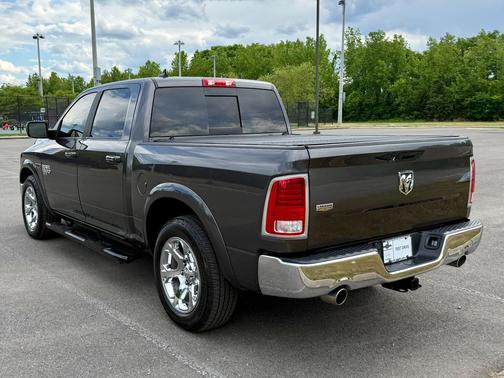 Granite Crystal Metallic Clearcoat 2019 RAM 1500 Laramie