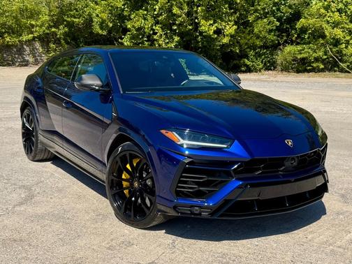 2021 Lamborghini Urus W/ SENSONUM, PARK ASSIST PKG, FULL-ELECTRIC COMFORT SEAT, INTERIOR CARBON
