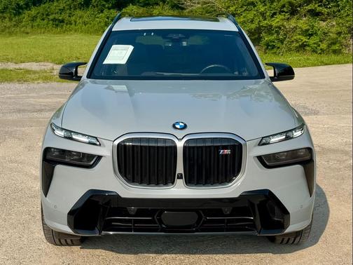 2024 BMW X7 M60i