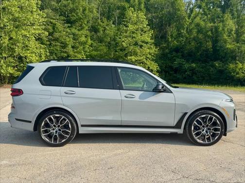 2024 BMW X7 M60i