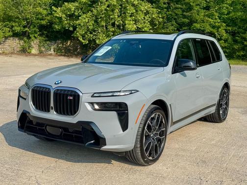 2024 BMW X7 M60i