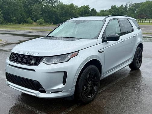Hakuba Silver Metallic 2025 Land Rover Discovery Sport S