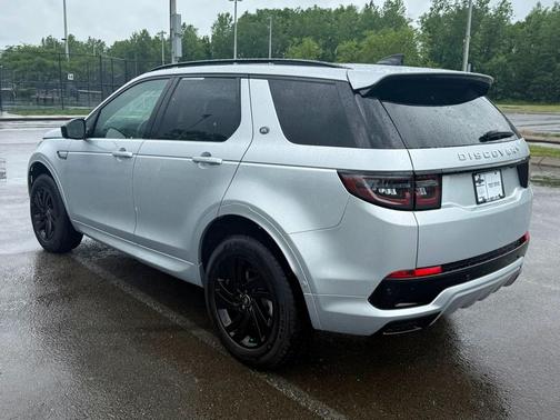 Hakuba Silver Metallic 2025 Land Rover Discovery Sport S