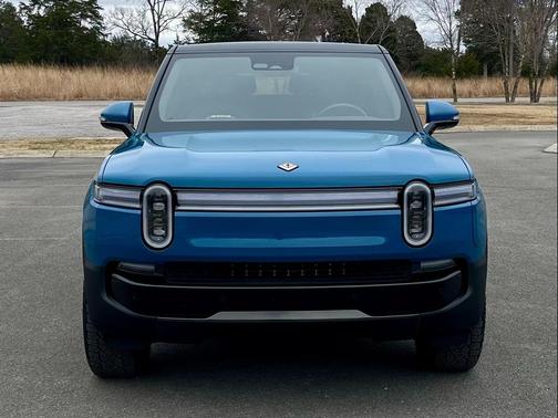 2025 Rivian R1S Adventure