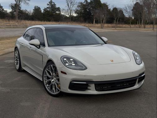 2018 Porsche Panamera 4
