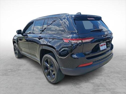 2022 Jeep Grand Cherokee Altitude