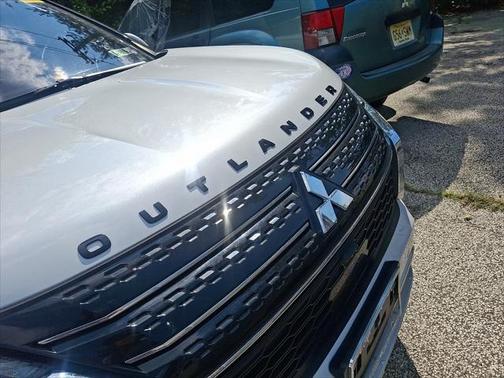 2023 Mitsubishi Outlander SEL
