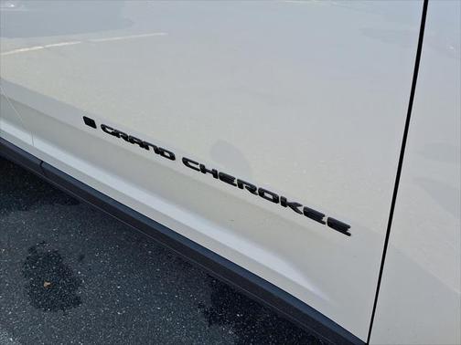 2022 Jeep Grand Cherokee L Laredo