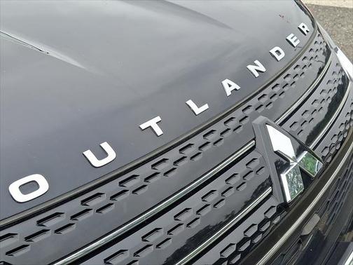 2022 Mitsubishi Outlander Black Edition