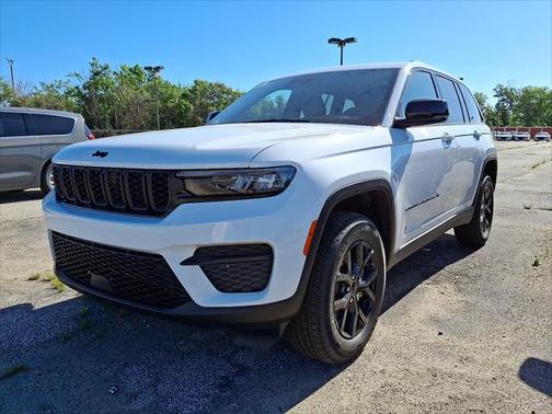 2025 Jeep Grand Cherokee Laredo