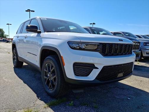 2025 Jeep Grand Cherokee Laredo