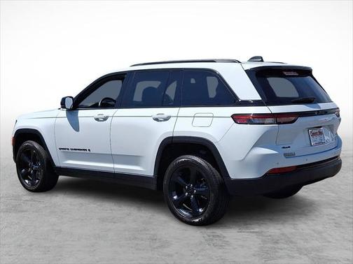 2022 Jeep Grand Cherokee Altitude