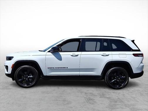 2022 Jeep Grand Cherokee Altitude