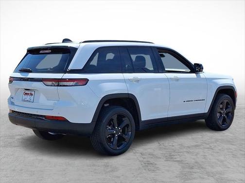 2022 Jeep Grand Cherokee Altitude