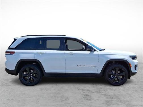 2022 Jeep Grand Cherokee Altitude
