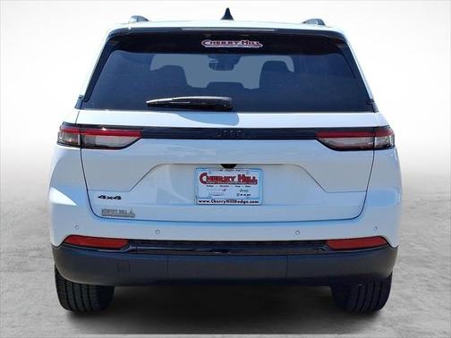 2022 Jeep Grand Cherokee Altitude