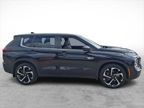 2023 Mitsubishi Outlander PHEV SE