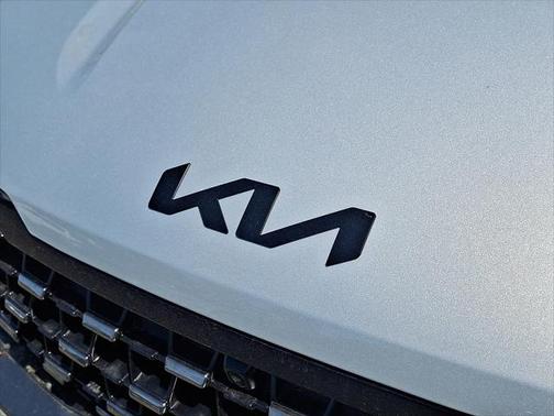 2025 Kia Carnival SX