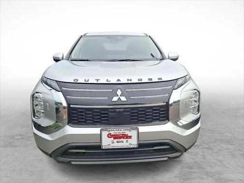 2025 Mitsubishi Outlander ES