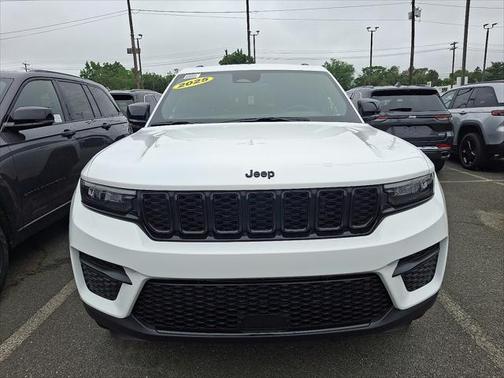 2025 Jeep Grand Cherokee Laredo