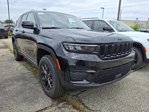 2025 Jeep Grand Cherokee Laredo