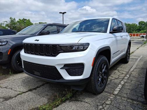 2025 Jeep Grand Cherokee Laredo