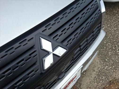 2025 Mitsubishi Eclipse Cross SE