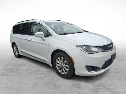 2018 Chrysler Pacifica Touring-L