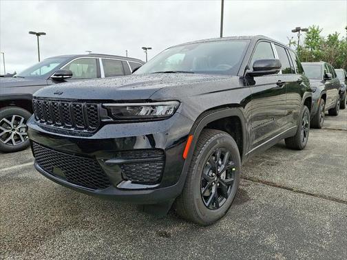 2025 Jeep Grand Cherokee Laredo