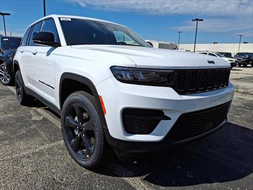 2025 Jeep Grand Cherokee Laredo
